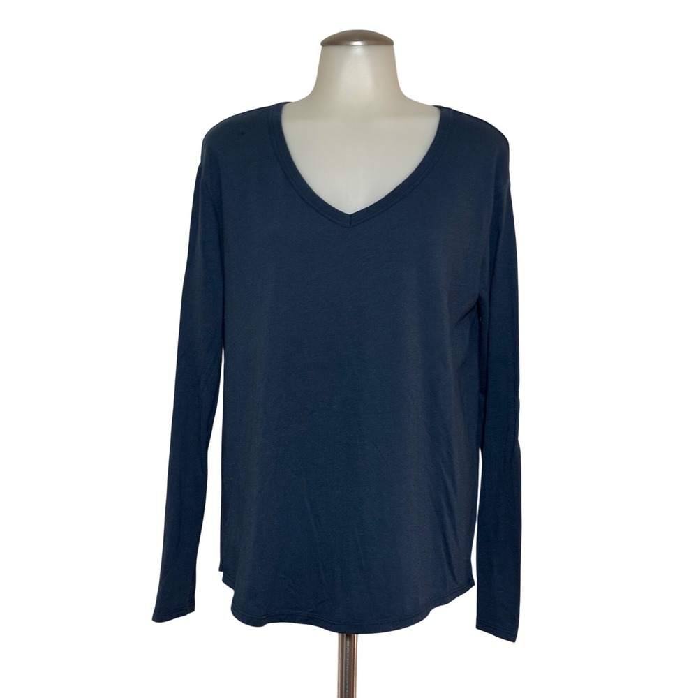 SO V-Neck Long Sleeve Tee Women Large Navy Blue Solid Casual Excellent